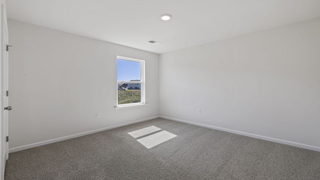 Spacious, unfurnished interior of a new home in Seneca Falls, Seneca (Image 19).