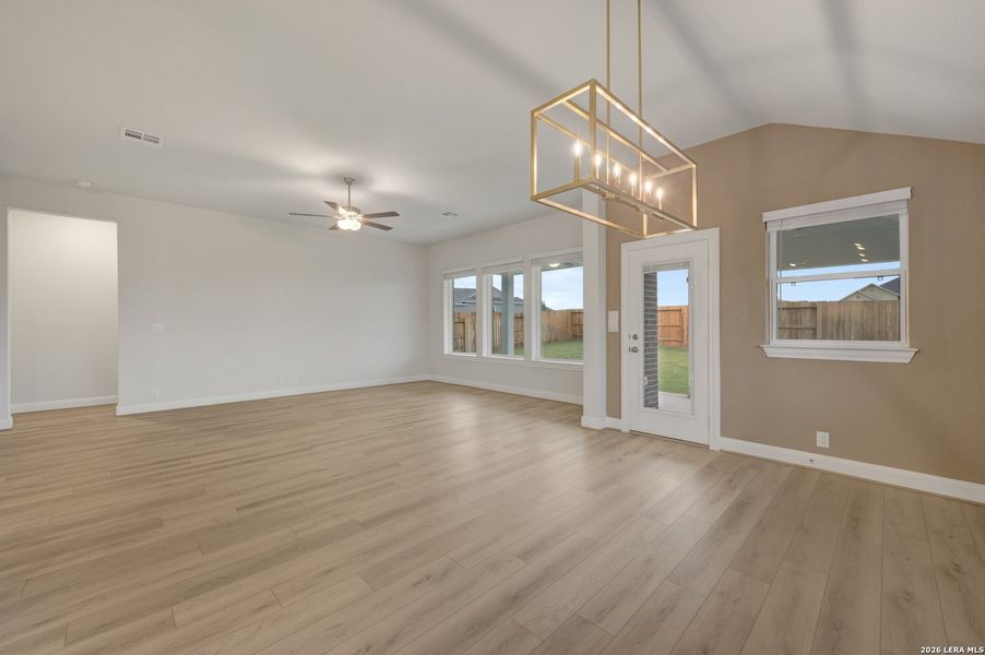 Spacious, unfurnished interior of a new home in Meyer Ranch – Legacy Series, New Braunfels (Image 27).