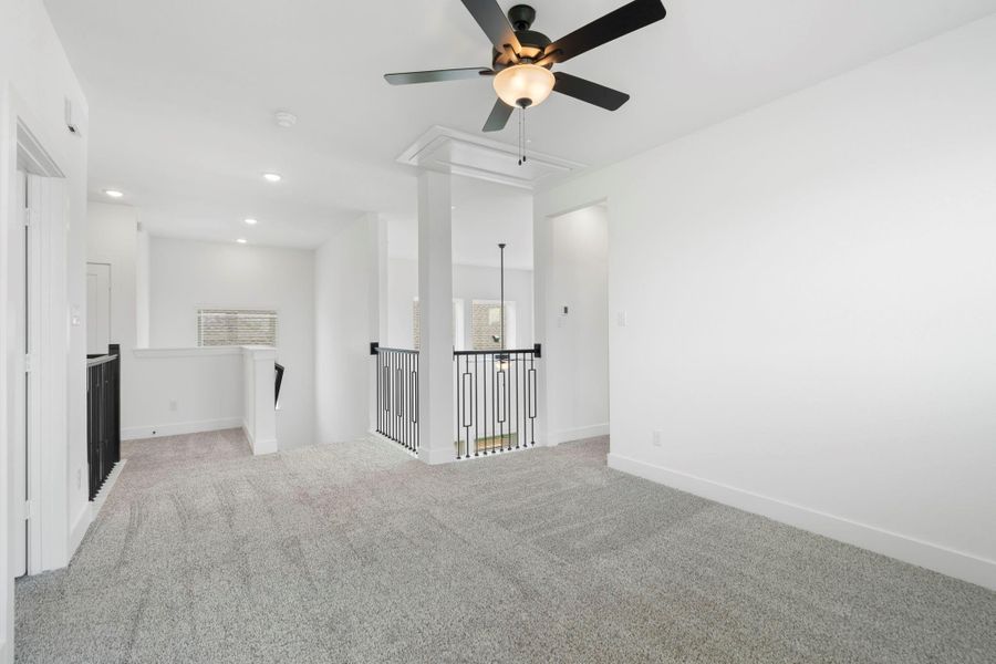 Spacious, unfurnished interior of a new home in Riceland, Mont Belvieu (Image 25).