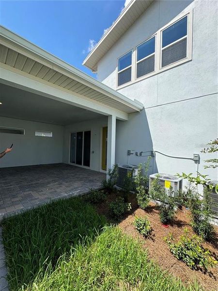 Exterior details and patio area of a home in Laureate Park, Orlando (Image 3).