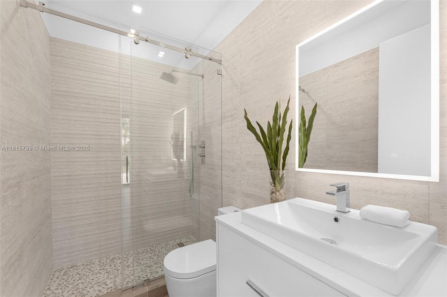 Furnished interior view inside a new home in , Pinecrest (Image 5).