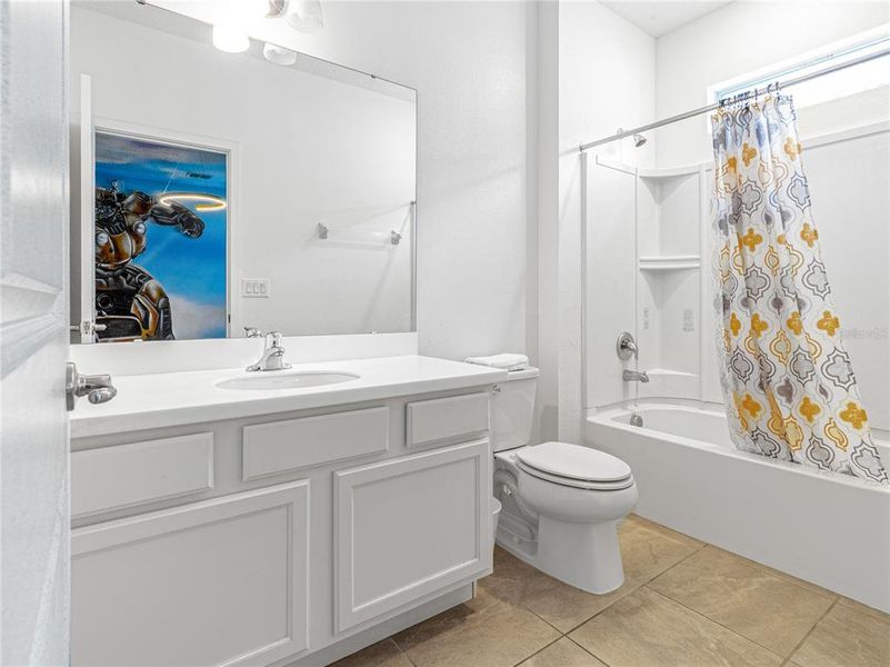 Furnished interior view inside a new home in , Kissimmee (Image 6).