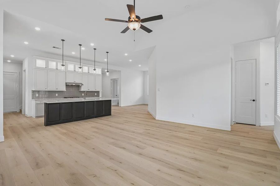Spacious, unfurnished interior of a new home in Parkside on the River, Georgetown (Image 14).