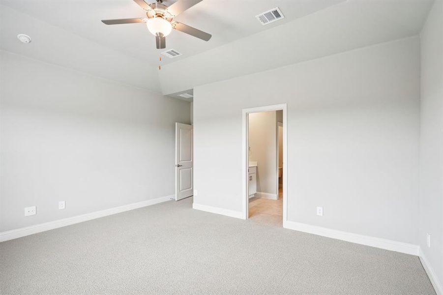 Spacious, unfurnished interior of a new home in Lakehaven - Premier Series, Farmersville (Image 24).