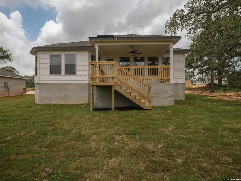 Exterior details and patio area of a home in Jordan's Ranch, San Antonio (Image 4).