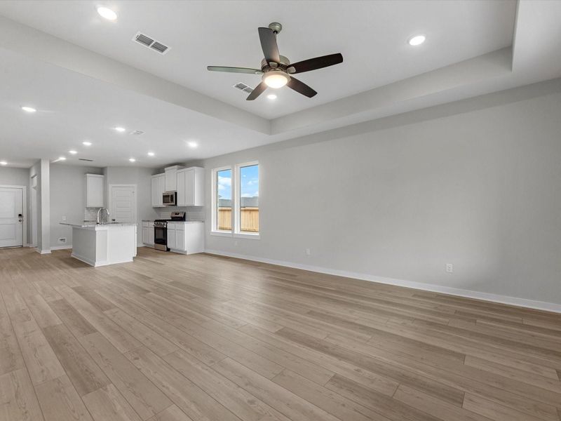 Spacious, unfurnished interior of a new home in Mason Woods, Cypress (Image 10).