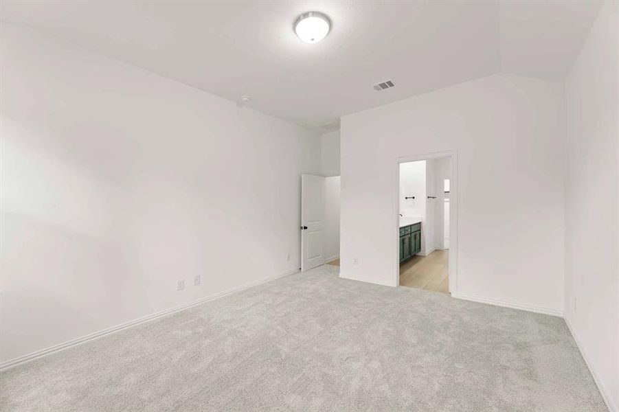 Spacious, unfurnished interior of a new home in Monticello Park, Princeton (Image 21).