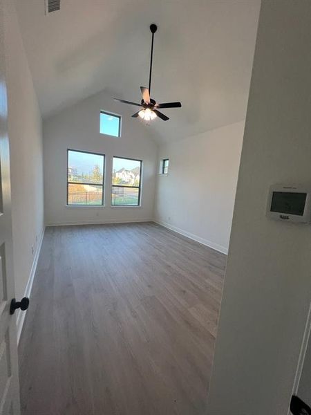 Spacious, unfurnished interior of a new home in , Fort Worth (Image 18).