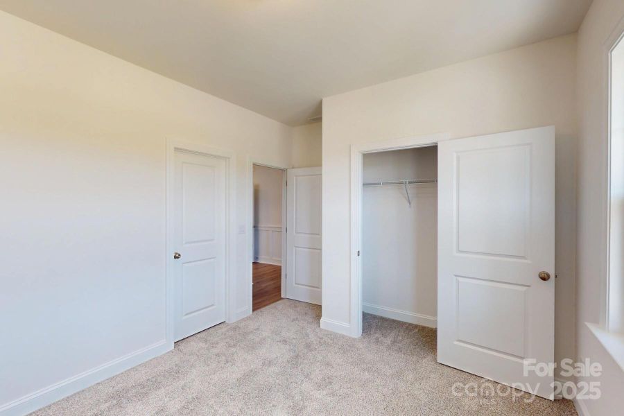 Main level guest suite