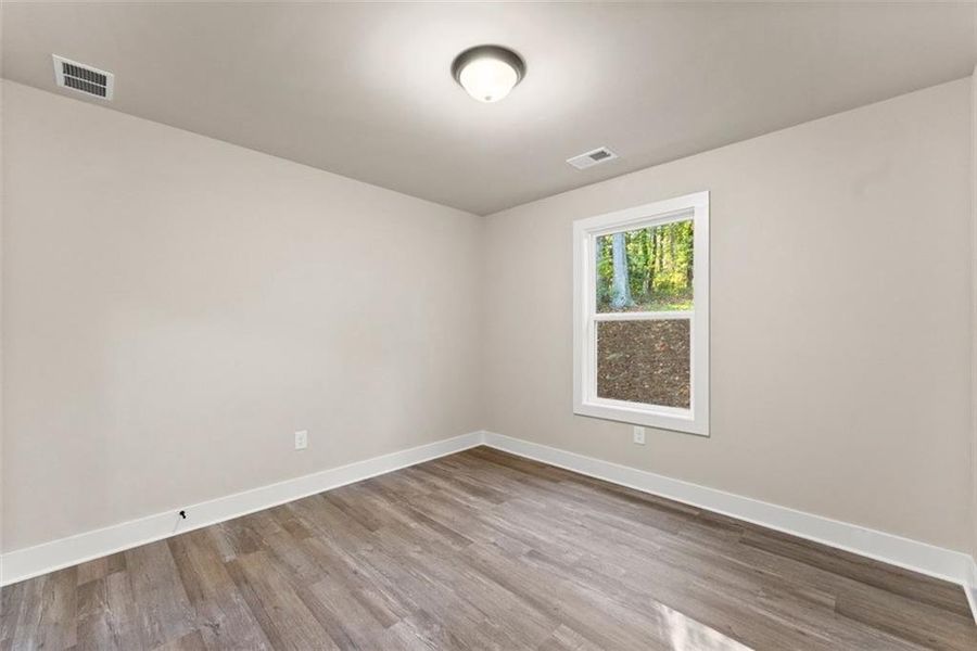 Spacious, unfurnished interior of a new home in , Gainesville (Image 16).