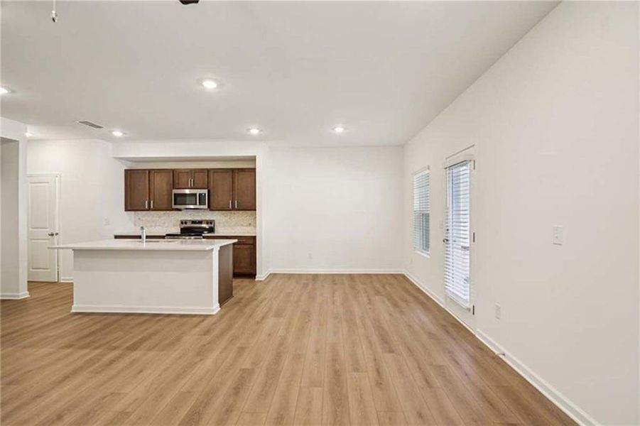 Spacious, unfurnished interior of a new home in Langston Reserve, Cartersville (Image 11). Spacious, unfurnished interior of a new home in Langston Reserve, Cartersville (Image 11).