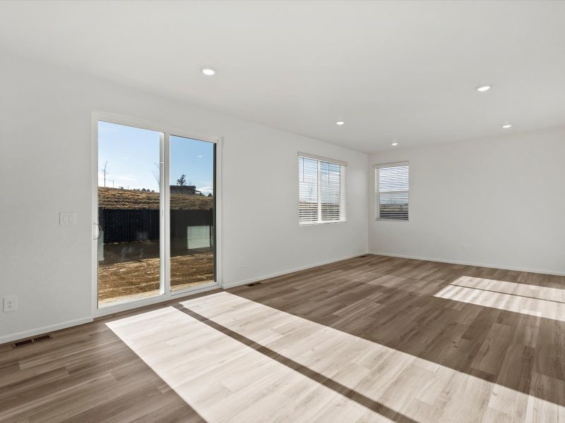 Spacious, unfurnished interior of a new home in Meridian Ranch, Peyton (Image 11).