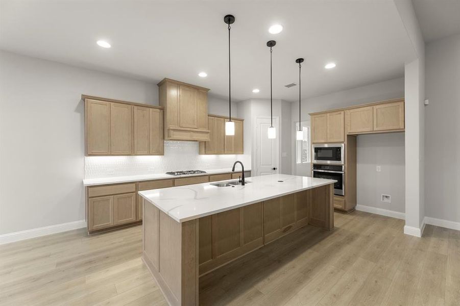 10. 2101 Clairmount - Kitchen (2)