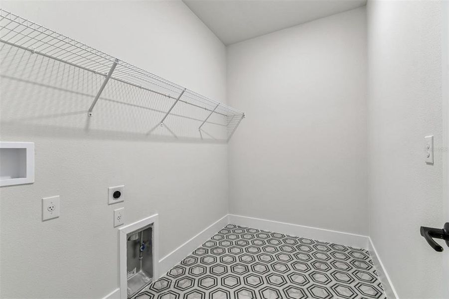 Spacious, unfurnished interior of a new home in Waterset Tradition Series, Apollo Beach (Image 38).