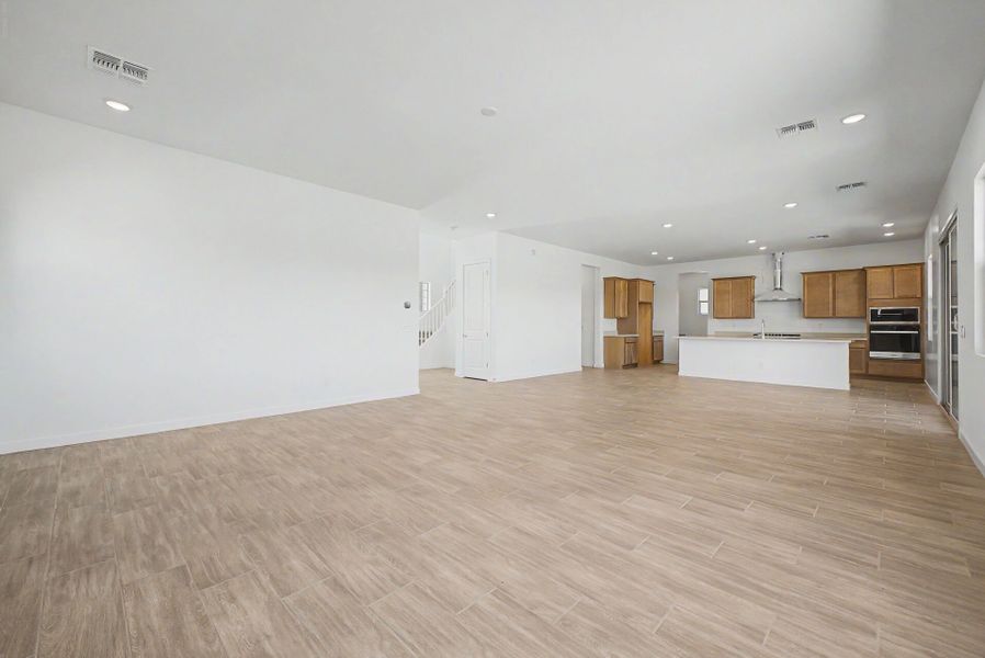 Spacious, unfurnished interior of a new home in Landmarke, San Tan Valley (Image 8). Spacious, unfurnished interior of a new home in Landmarke, San Tan Valley (Image 8).