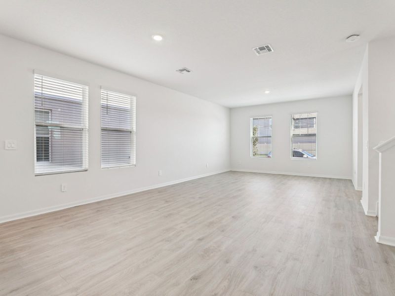 Spacious, unfurnished interior of a new home in The Meadow at Crossprairie Bungalows, St. Cloud (Image 8).