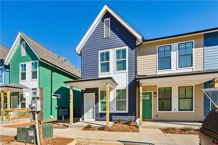 Exterior details and patio area of a home in Avenue at Oakland City, Atlanta (Image 1).