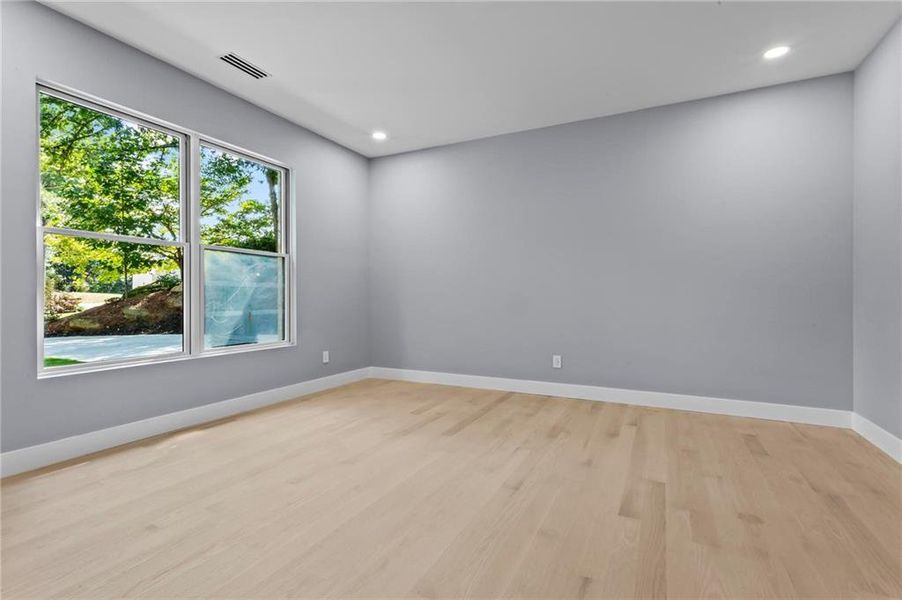 Spacious, unfurnished interior of a new home in , Marietta (Image 57).