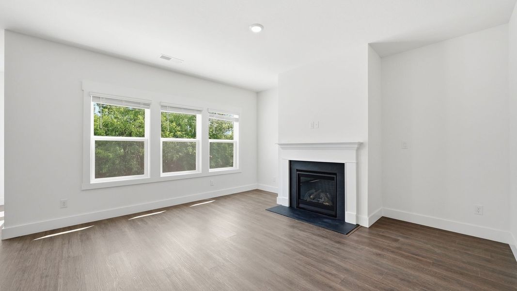 Spacious, unfurnished interior of a new home in Fieldcrest Acres, Blountville (Image 16).