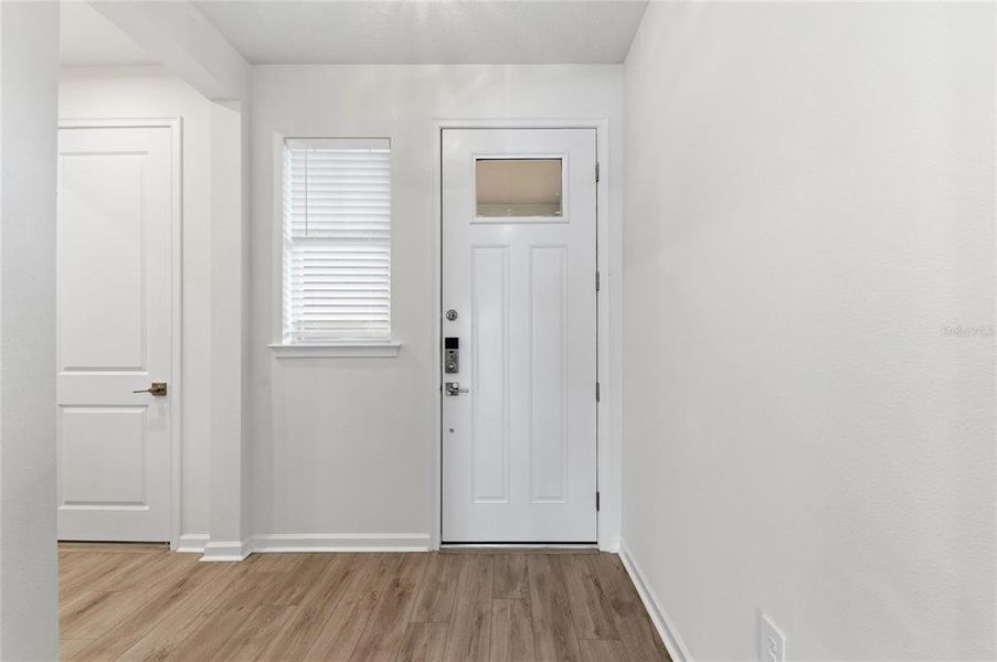 Spacious, unfurnished interior of a new home in , Venice (Image 26).