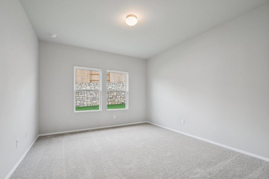 Spacious, unfurnished interior of a new home in Cloverleaf, Austin (Image 33).