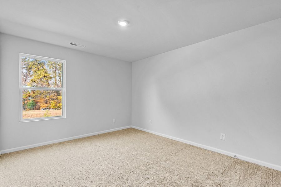 Spacious, unfurnished interior of a new home in Hanes Lake, Winston-Salem (Image 33).