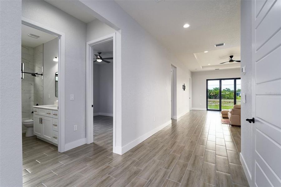 Spacious, unfurnished interior of a new home in , Rotonda West (Image 21).