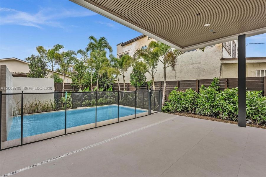 Exterior details and patio area of a home in , Miami (Image 29).