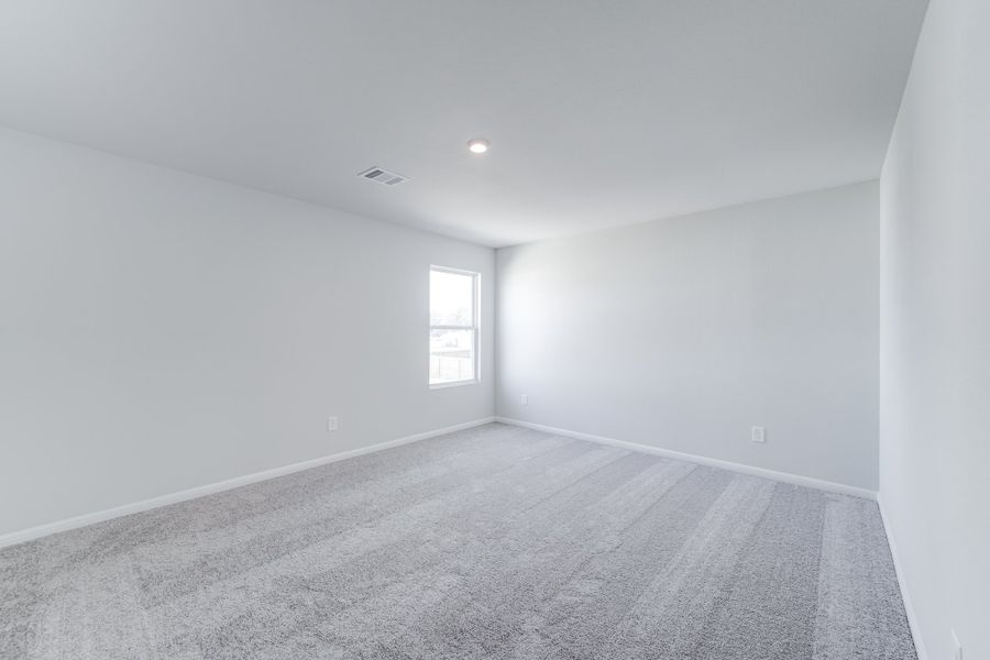 Representative unfurnished interior of a home built from the Jefferson by National HomeCorp in Lincolnton, Lincolnton (Image 38).
