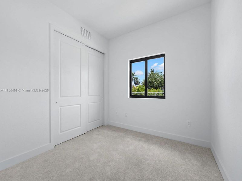 Spacious, unfurnished interior of a new home in , Homestead (Image 12).