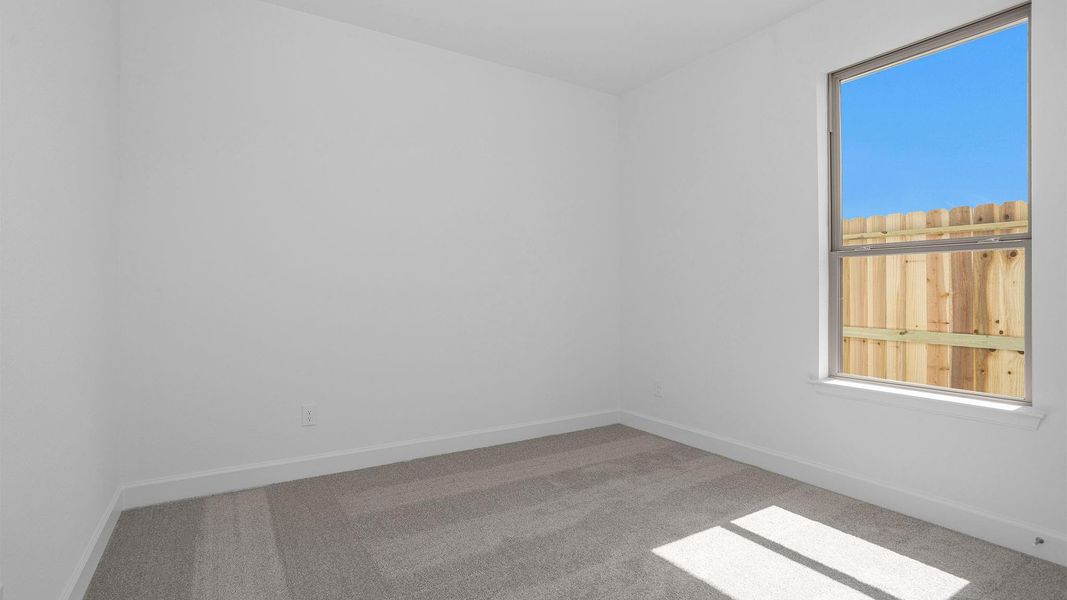Spacious, unfurnished interior of a new home in Valencia, Manvel (Image 11).
