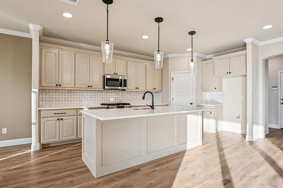 Furnished interior view inside a new home in , Alvarado (Image 11).