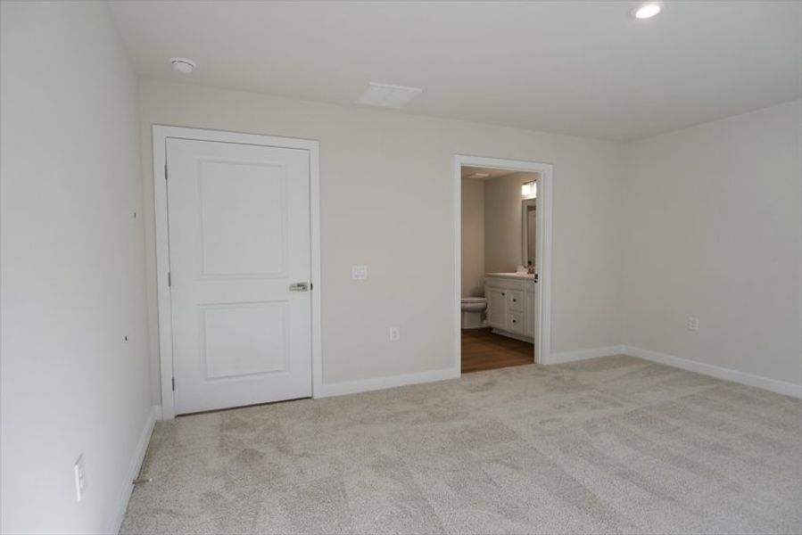 Spacious, unfurnished interior of a new home in Beech Glen, Anderson (Image 15). Spacious, unfurnished interior of a new home in Beech Glen, Anderson (Image 15).