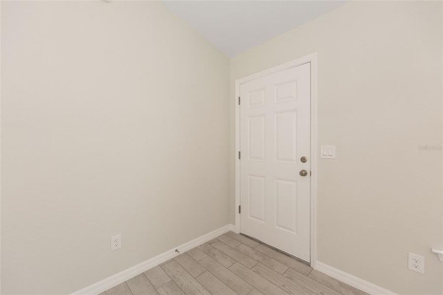 Spacious, unfurnished interior of a new home in , Ocala (Image 15).