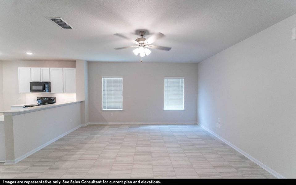 Spacious, unfurnished interior of a new home in Steed Landing, Texas City (Image 12).