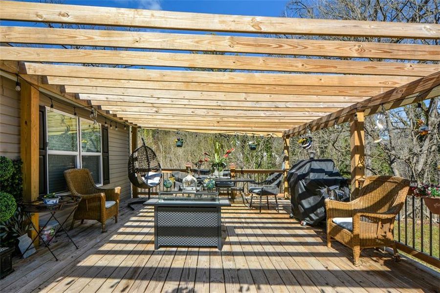 Community amenities in , Talking Rock (Image 39). Community amenities in , Talking Rock (Image 39).