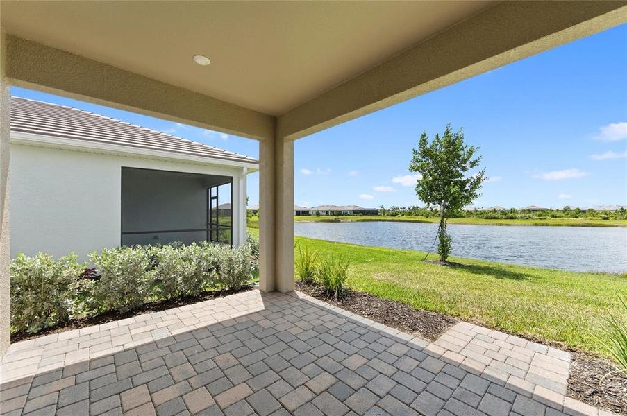 Exterior details and patio area of a home in , Venice (Image 30).