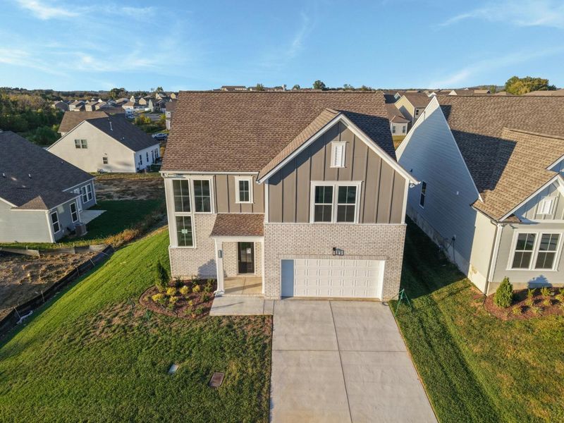 Exterior details and patio area of a home in Woodbridge Glen, Lebanon (Image 28).