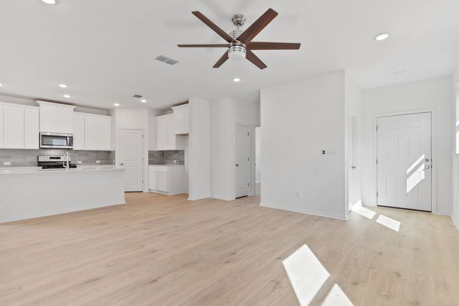 020_lb105373_93 020_lb105373_93