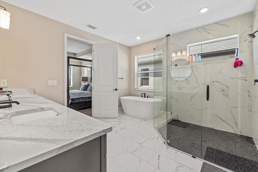 Furnished interior view inside a new home in , Lakewood Ranch (Image 37).