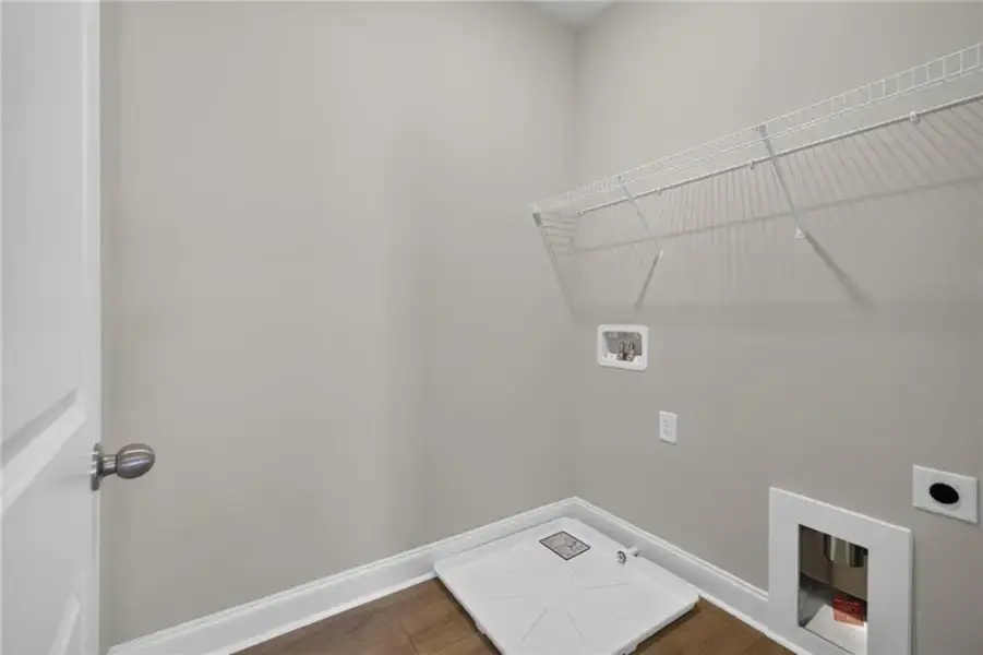 Spacious, unfurnished interior of a new home in , Jefferson (Image 44).