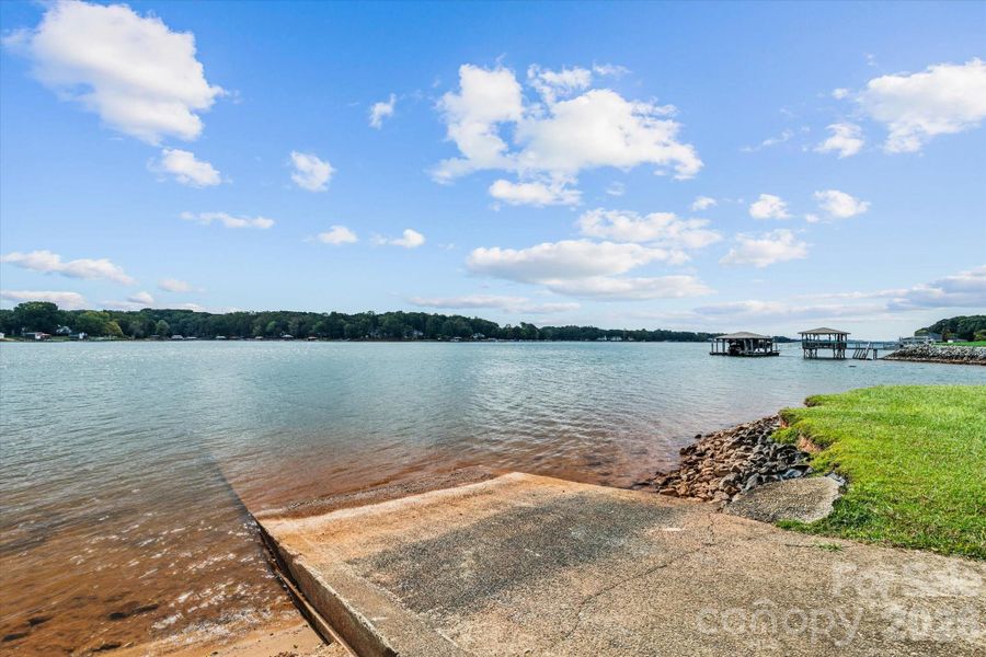 Natural landscape and outdoor views near  in Mooresville (Image 44).