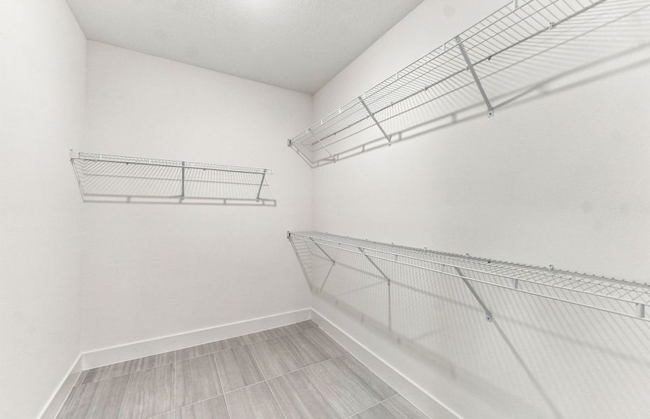 Spacious, unfurnished interior of a new home in Two Rivers, Zephyrhills (Image 23).