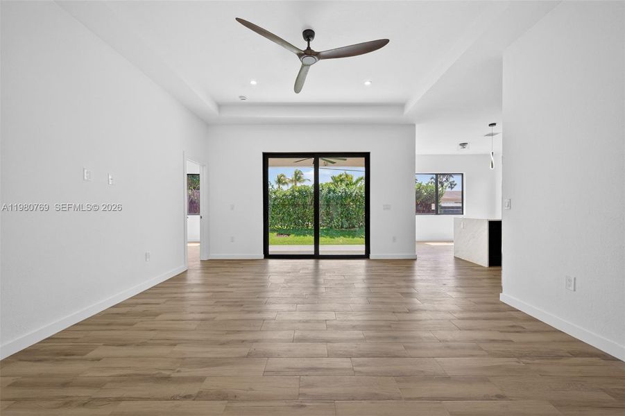 Spacious, unfurnished interior of a new home in , Fort Lauderdale (Image 30).
