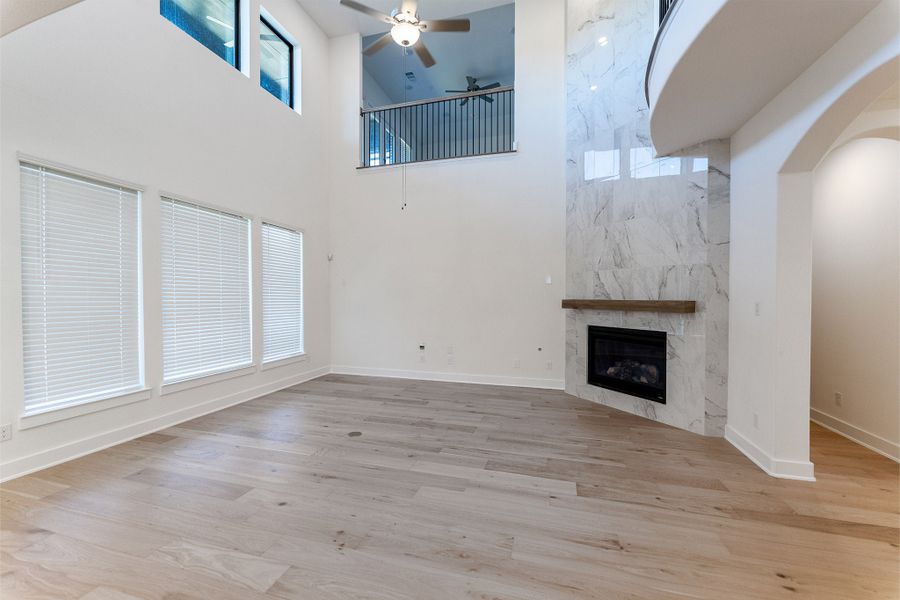 Spacious, unfurnished interior of a new home in Sonoma Verde, Rockwall (Image 50).