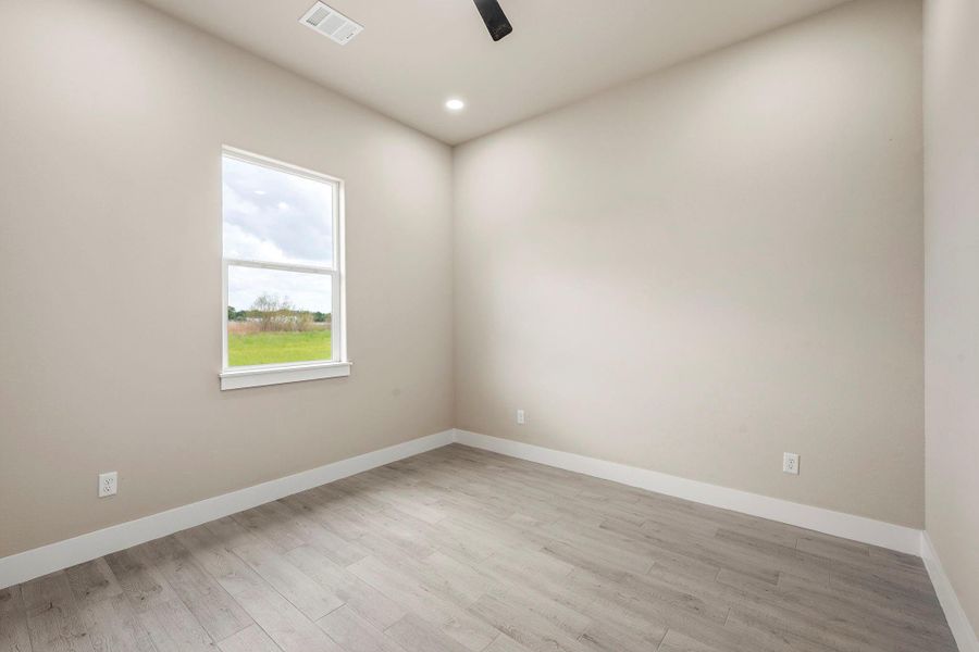 Spacious, unfurnished interior of a new home in , Franklin (Image 21).