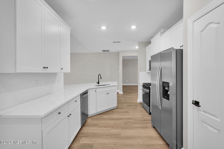 Furnished interior view inside a new home in Jennings Farm, Middleburg (Image 10).