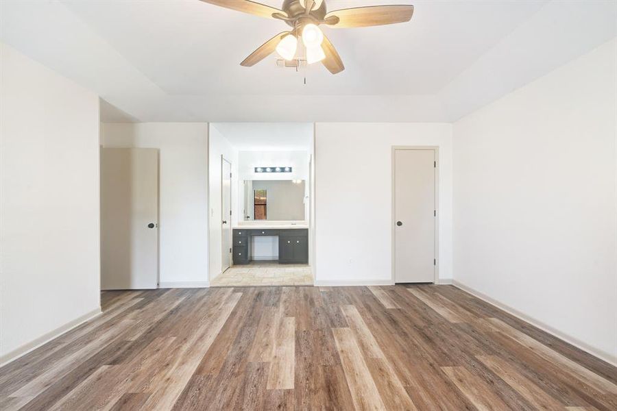 Spacious, unfurnished interior of a new home in , Paris (Image 14).
