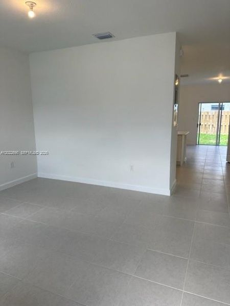 Spacious, unfurnished interior of a new home in , Homestead (Image 9).