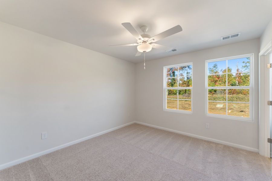 Spacious, unfurnished interior of a new home in Edwards Station, Taylors (Image 15).